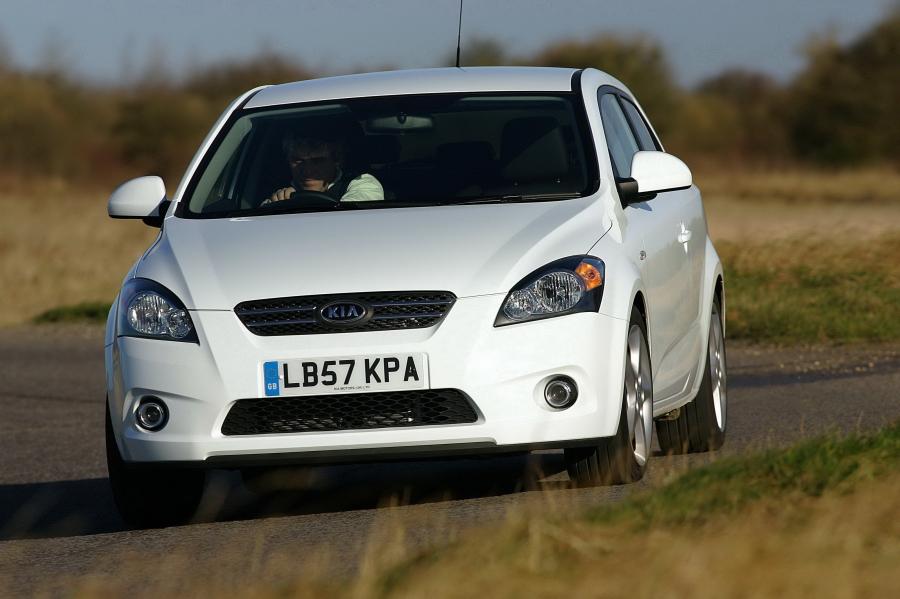  Kia pro_cee&rsquo;d 2008 года  (фото 37 из 182)